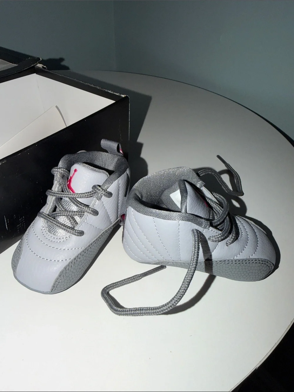 Jordan 12 Retro Gift Pack infant 2c - wolf grey/vivid pink with matching hat